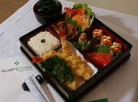 Makan Siang Bento dan Ramen di Sushimise