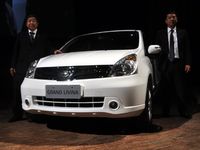 New Nissan Grand Livina Diluncurkan