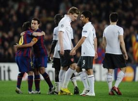 Bendtner: Arsenal Bisa Kalahkan Barca