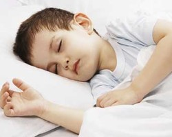 Yuk, Jangan Biasakan Anak Tidur Larut Saat Weekend
