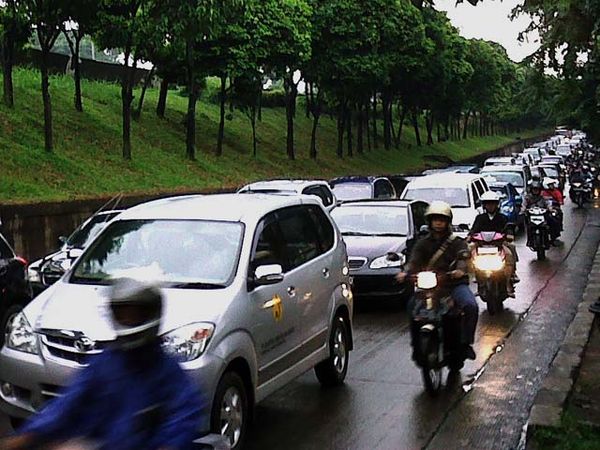 TB Simatupang Mengular