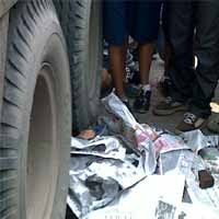 Terjepit Satu Jam, Korban Laka di Tandes Dievakuasi