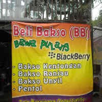 Wow, Beli Bakso Bawa Pulang BlackBerry