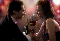 Tiga Hormon Menyerang Saat Jatuh Cinta