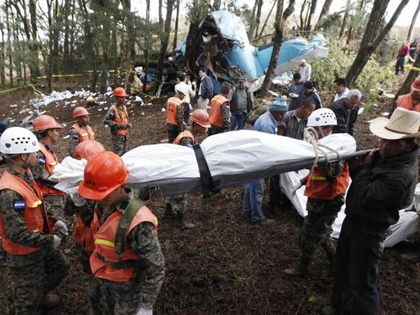 Pesawat Jatuh di Hutan, 14 Orang Tewas