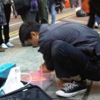 Bunga Lilin di Hari Valentine dari Pria Cacat