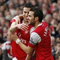 Waspadai Fabregas dan Van Persie, Barca