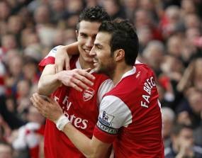 Waspadai Fabregas dan Van Persie, Barca