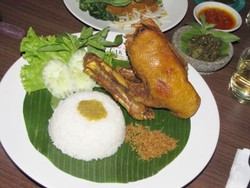 Live Chatting Bondan: Makanan Tradisional yang Maknyuuss!