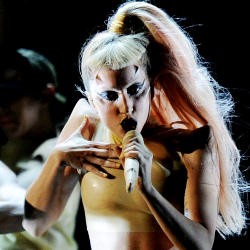 Sebelum Grammy, Lady Gaga Tidur di Peti Mati