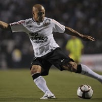 Roberto Carlos Gabung Klub Rusia
