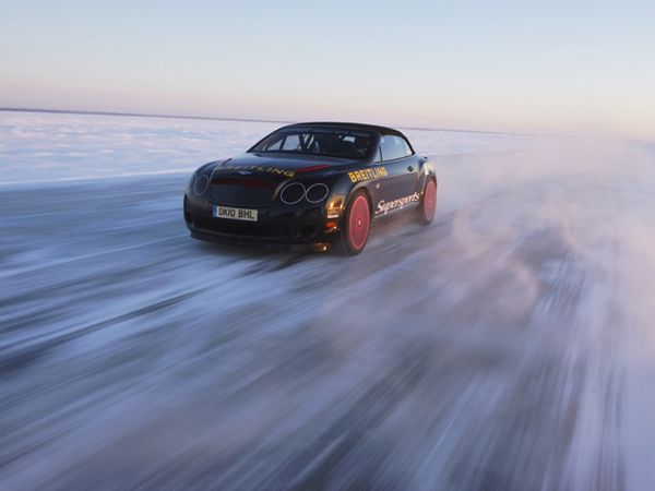 Mobil Tercepat di Lapisan Es