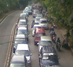 Ragunan-Mampang Macet Lebih 4 Km