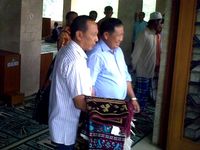 Susno Duadji Salat Jumat di Puri Cinere