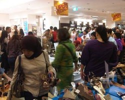 Ayo Berburu Diskon 70% di Metro Department Store