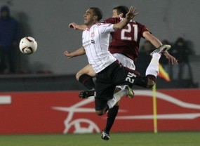 Skor Kacamata di Laga Sparta vs Liverpool