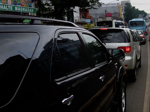 Buncit Raya Jadi Jalur Neraka
