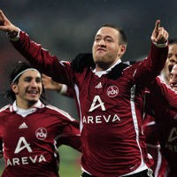 Nurnberg Hantam Frankfurt 3-0