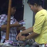 Komunitas id-blackberry Bikin Garage Sale untuk YPAB