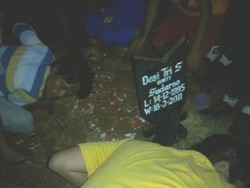 Penasaran Dengar Tangisan, Warga Tempelkan Telinga ke Makam Desi