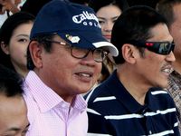 Mantan Gubernur BI Hadiri Ultah Ayin