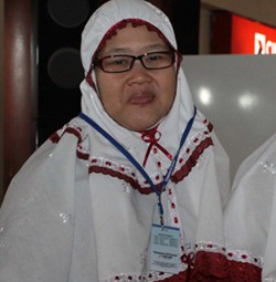 Rini S Bon Bon Doakan Kesembuhan Ibunda Hingga ke Mekkah