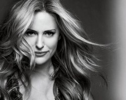 Atlet Berkaki Palsu Jadi Duta LOreal