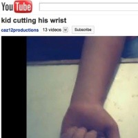 Marak, Video Remaja Siksa Diri Sendiri di YouTube