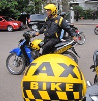 Mantan Jukir ITB Direkrut Jadi Sopir Taxi Bike