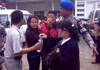 Anak Tewas Gantung Diri, Ujang Histeris