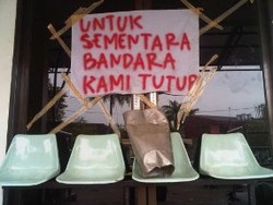 Tidak Ada Pesawat ke Perbatasan, Penumpang Rusak Bandara di Samarinda