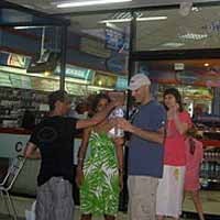 Dewan Perintahkan Satpol PP Tutup Minimarket Bodong