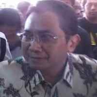 Sidang Perdana Eks Bupati Sidoarjo Win Ditunda