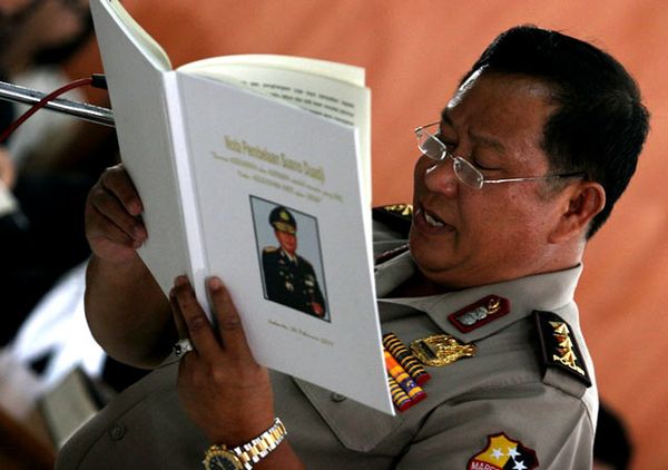 Berseragam Lengkap, Susno Bacakan Pledoi