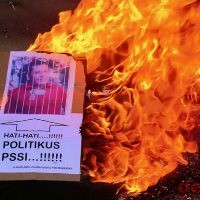 Ribuan Orang Satu Tujuan, Gulingkan Nurdin