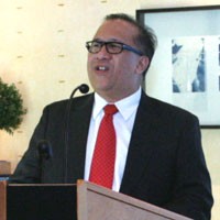 Merayu Orang Jerman dengan Surga di Papua