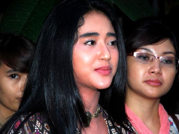 Dewi Persik Penuhi Panggilan Polisi