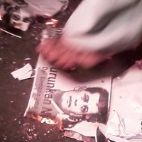 Suporter PPSM Magelang Bakar Foto Nurdin Halid