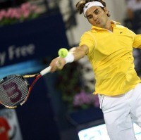 Djokovic Kerja Keras, Federer Melaju dengan Mulus