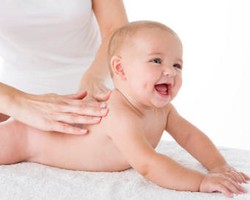 7 Manfaat Pijat untuk Bayi yang Baru Lahir