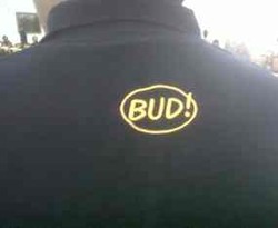 Ultah ke-68, Boediono Dapat Kado Kaos BUD!