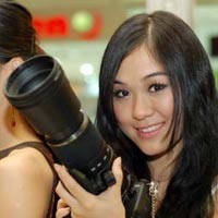 Pasar Kamera DSLR Makin Kinclong