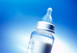 Kemenkes akan Uji Ulang Susu Formula Agar Masyarakat Tak Resah