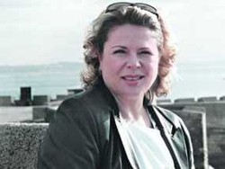 Sang Suster Pirang Khadafi pun Balik Kampung ke Ukraina