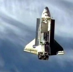 Discovery Lakukan Misi Terakhir di Luar Angkasa