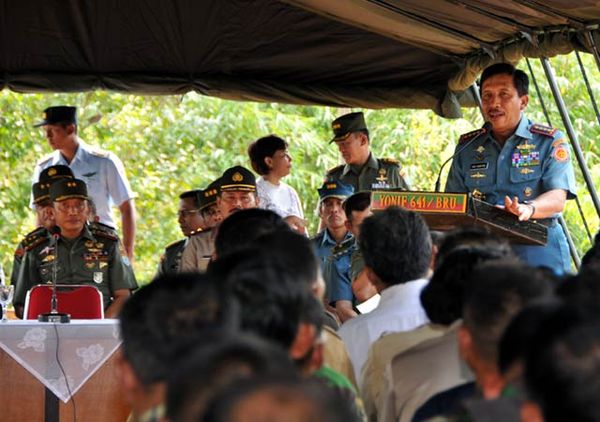 Panglima TNI Tinjau Perbatasan RI-Malaysia