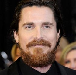 Christian Bale Raih Oscar Pertamanya