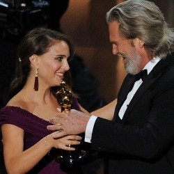 Natalie Portman Aktris Terbaik Academy Awards 2011