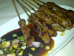 Slruuup... Sedapnya Gulai Sumsum Kambing