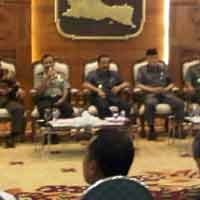 Gubernur Umumkan Larangan Ahmadiyah Beraktivitas di Jatim